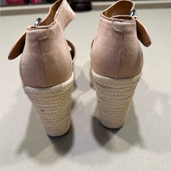 Nine West Tan Wedge Sandals - Picture 4 of 6